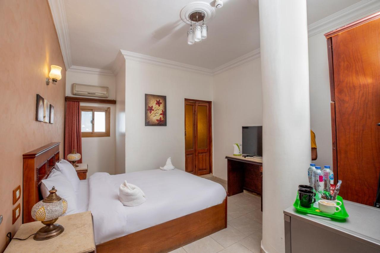 Pyramids Inn Hotel Kafret el-Gabal Екстериор снимка