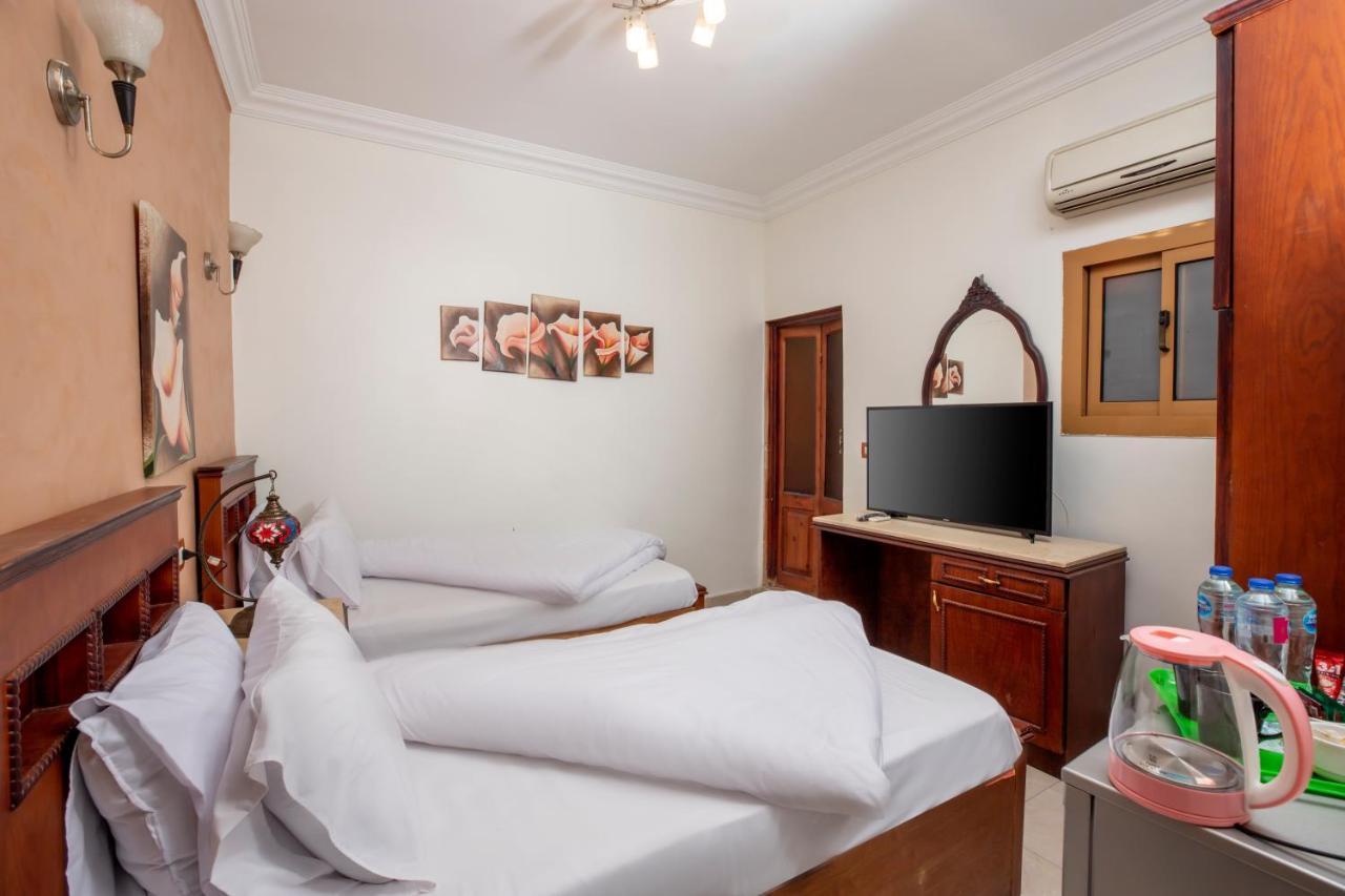 Pyramids Inn Hotel Kafret el-Gabal Екстериор снимка