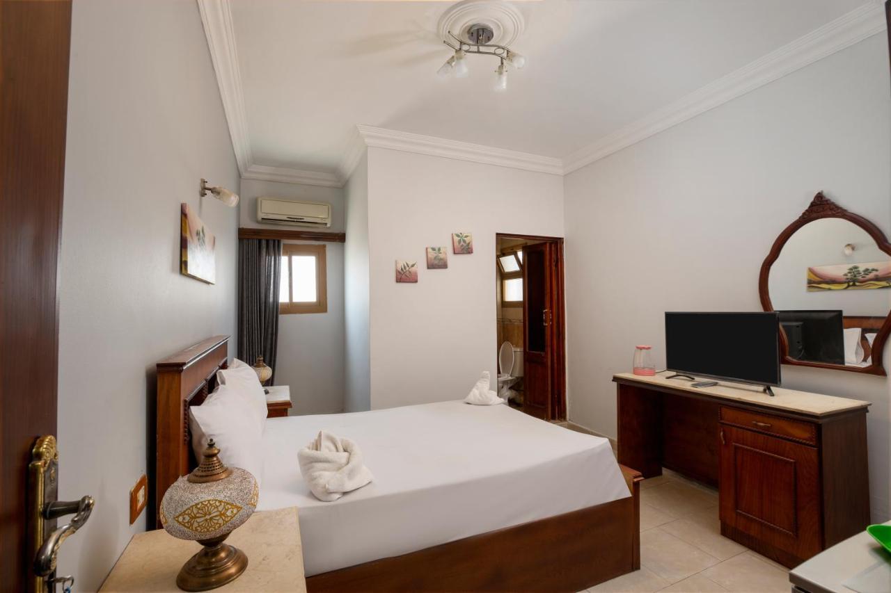 Pyramids Inn Hotel Kafret el-Gabal Екстериор снимка