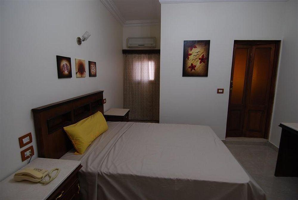 Pyramids Inn Hotel Kafret el-Gabal Екстериор снимка